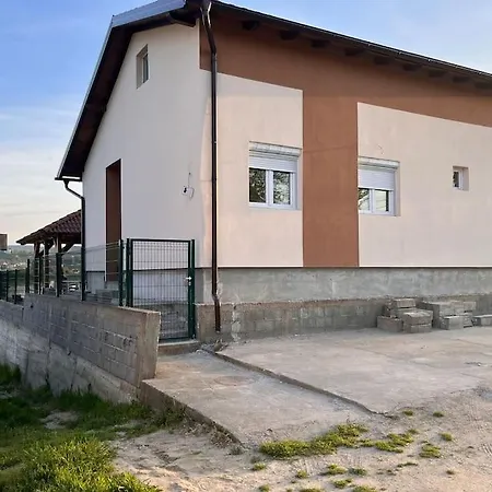 Villa Danube 1272 *