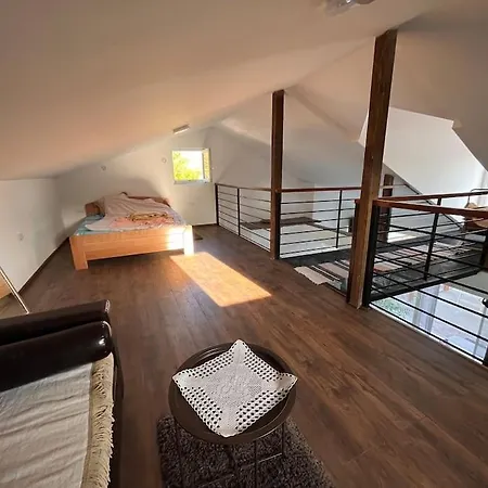 Villa Danube 1272 *